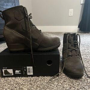 Sorel Evie lace up bootie